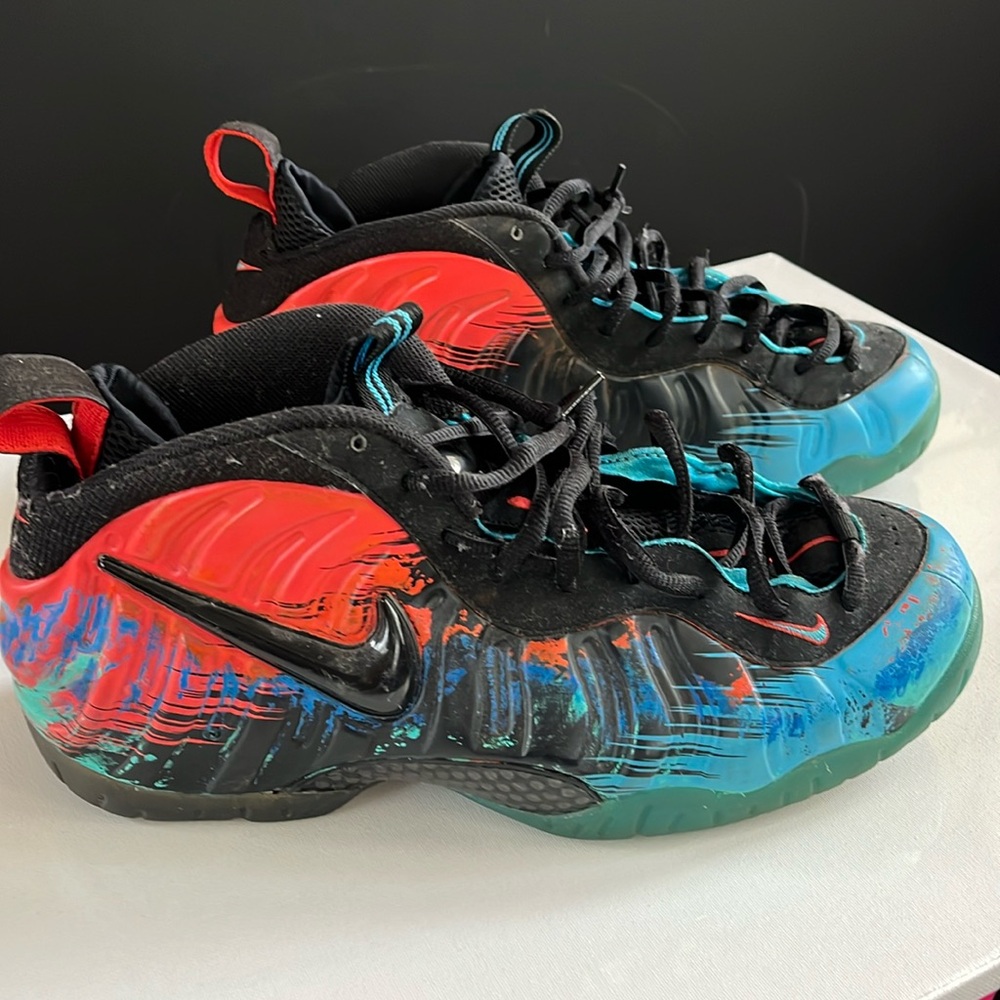 Men nike foam size 13